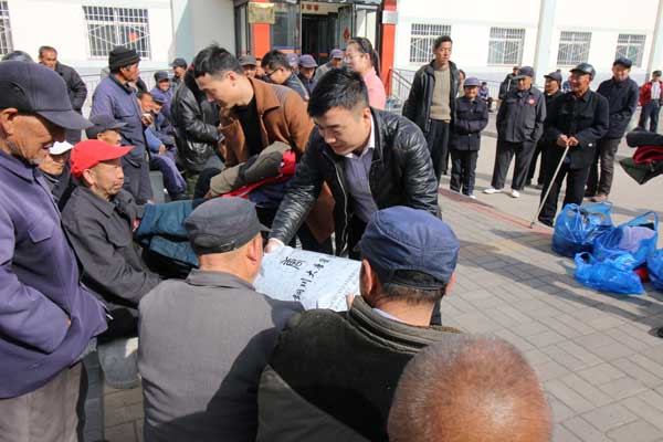 關(guān)愛空巢老人活動