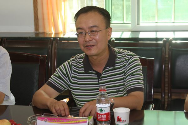 省國(guó)資委黨風(fēng)室主任魏國(guó)林在會(huì)上講話