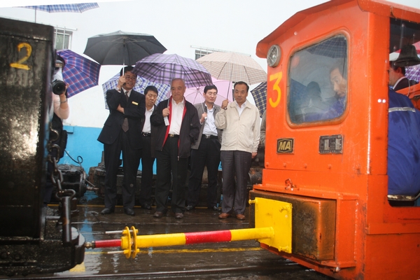 技藝精湛的技能演練——礦車頂雞蛋